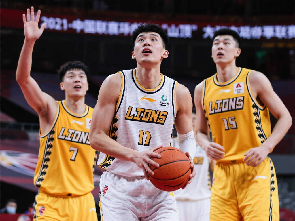 [流言板]孙铭徽：辽宁队是山巅王者，我们正追寻他们的足迹